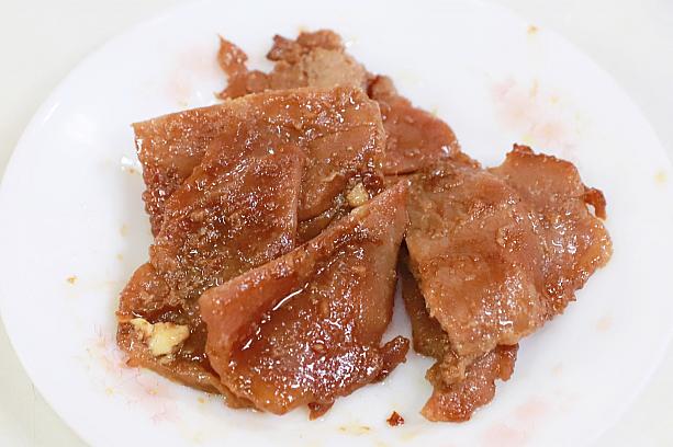 烤肉片40元は、漬けダレの豚の焼き肉といったところでしょうか？台南らしく甘めの味付けです。