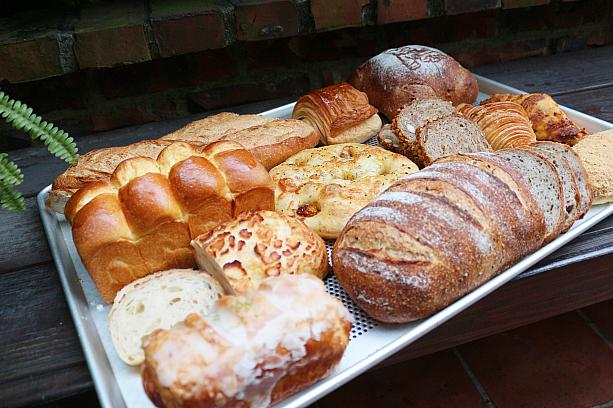 「YOSHI BAKERY(陳耀訓·麵包埠)」は「紅土蛋黃酥」が注目されますが、パンの実力もかなりのもので、店内は連日パンを爆買いするマダムでいっぱいになるんです！