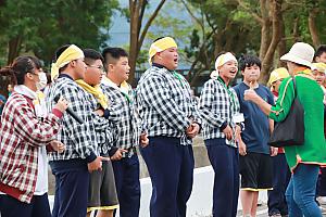 一生懸命に仕事をした後は、みんな笑顔！