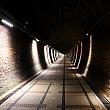 旧草嶺トンネル(福隆舊草嶺隧道)は、日本統治時代に作られた全長2,167mの元鉄道トンネルで、新北市貢寮区と宜蘭県頭城鎮を結ぶ北東部・東北角に位置しています。完成した当時は東南アジアで最も長い鉄道トンネルだったそうですよ。