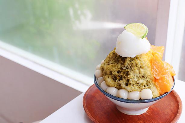 さらに、ナビが気に入ったのは四季茶ソース！渋みのあるお茶ソースがあるおかげで、甘さだけが際立つマンゴーかき氷とは一線を画すかき氷に仕上がっています。台湾茶のソースを使ったかき氷は通常メニューにもあるので、気になる方はそちらもおすすめですよ！