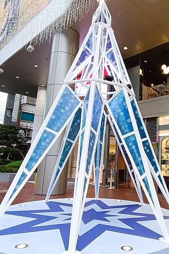 香港のディズニーランドが協賛している「アナ雪」の世界が登場！