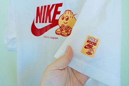 ちなみにこれは「Nike By You」ではなく、信義区の新光三越の中のNIKEで売っていた小籠包NIKETシャツ。かわいいでしょ？
