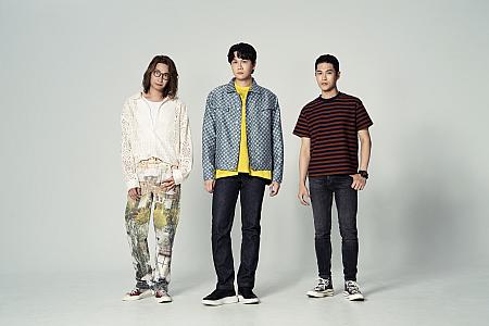 [写真左から右]方Ｑ(ファンキュー/Bass)、小玉(シャオユー/Vocal & Keyboard)、阿奎(アークェ/Guitar)