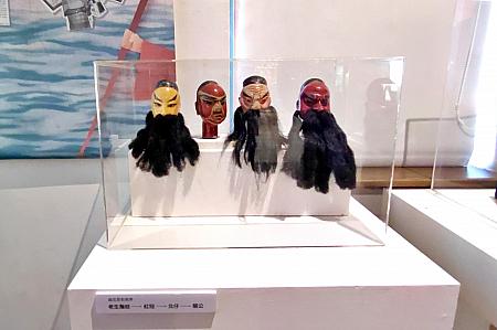 人形の命である面や、