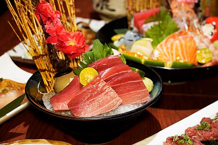 黑鮪魚腹刺身(中トロ本マグロ刺身)180元/1切れ、500元/3切れ