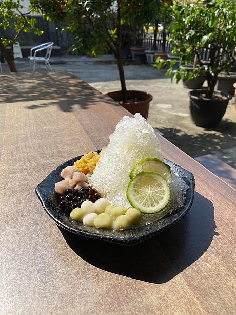 <b>桂花糖蜜四寶冰</b><br>店主がすべて手作りしているかき氷。4種類のトッピングを選ぶことができるので、一度にたくさんの味を楽しめるのが◎。爽やかで清涼なおいしさです。