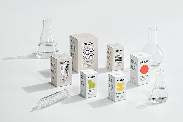 「分子藥局Molecure Pharmacy」のオーナーで、薬剤師でもあるTonyさんと機能性医学の医師が共同開発した「studio GLOW」。洗練されたパッケージで手に取りやすく、独特なクセのあるサプリなどが飲みやすくなっているそう<br>画像提供：分子藥局Molecure Pharmacy