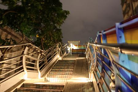 【台北イベント】台北の観光スポット「彩虹橋」で「2024水舞嘉年華(台北ウォーターダンスフェスティバル)」開催中！ 彩虹橋 2024水舞嘉年華 台北ウォーターダンスフェスティバル 台北イベント 台北観光スポット 夜の台北 錫口碼頭 饒河街夜市 松山慈祐宮台北ウォーターショー