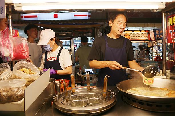 ミシュランガイドに紹介されているようなお店は大行列ができていたりしますが、ここは穴場的な感じ。適度にお客さんがいるけれど、待たずに座るので、歩き疲れた時に便利です！