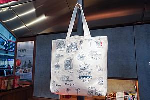こっちにもパイナップルケーキの人気店が。中華菓子屋さん「舊振南」です。月餅なども扱い、パッケージがゴージャスで高見えするのも人気の秘密。嘉義でなく、台南発のショップなんですけどね。(支店の多くが高雄にあるので高雄発祥のお店というイメージがありますが、その歴史は台南から始まりました)