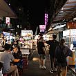 「饒河街夜市」は「松山慈祐宮」の脇にあり、この廟と共ににぎわってきました。