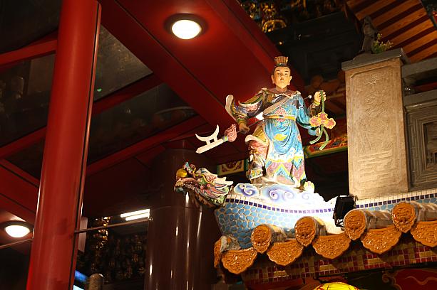 参拝料は必要ありませんよ。