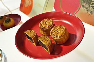 【台湾月餅】夏だけど気分はもう秋？「ハワードプラザホテル台北(台北福華大飯店)」で中秋節の月餅ギフトがお目見えです！ 台湾月餅 中秋節 台湾土産 台北福華大飯店 ハワードプラザホテル台北 台湾旅行 台北旅行 台湾観光 台北観光中華菓子