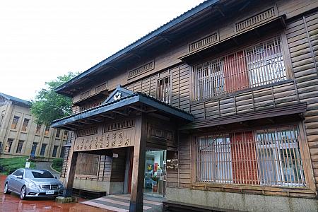日本統治時代の建物やかつての坑道などが