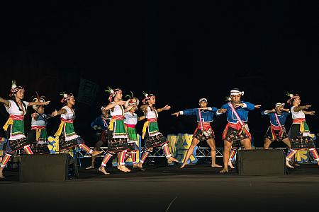 台湾全国学生舞踊コンクールで13年連続優勝の台東東商原舞團によるパフォーマンス