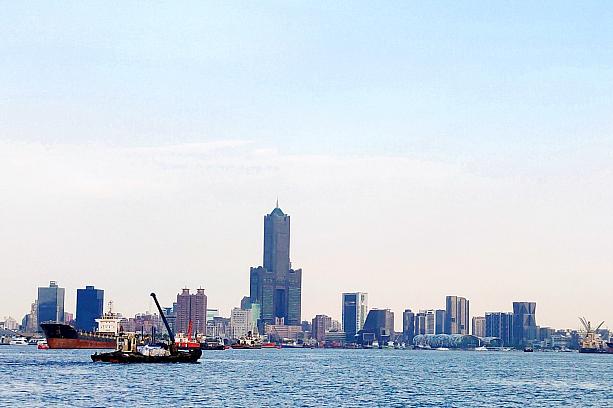 およそ5分のクルージングで「旗津」へ(画像：林森in台湾)