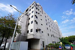 バス停は「臺北國軍英雄館」を少し越えたところにあります