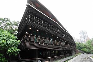 一度は行くべき台北市観光15選＋α  台湾観光地 台北観光地 台北観光スポット 台北旅行 台湾旅行 台北観光名所 台北101 国立故宮博物院 龍山寺 北投温泉 猫空 忠烈祠 中正紀念堂 国父紀念館 大稲埕 大稻埕 迪化街 永康街 夜市 華山1914文創園区 松山文創園区 松菸 圓山大飯店 円山大飯店 国立台湾博物館 九份 十分 淡水 烏来 烏來野柳