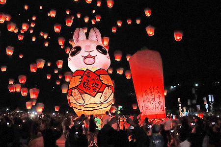 一度は行くべき台北市観光15選＋α  台湾観光地 台北観光地 台北観光スポット 台北旅行 台湾旅行 台北観光名所 台北101 国立故宮博物院 龍山寺 北投温泉 猫空 忠烈祠 中正紀念堂 国父紀念館 大稲埕 大稻埕 迪化街 永康街 夜市 華山1914文創園区 松山文創園区 松菸 圓山大飯店 円山大飯店 国立台湾博物館 九份 十分 淡水 烏来 烏來野柳