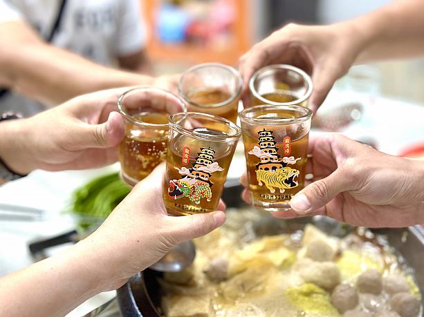 思い出の「龍虎塔」グラスで乾杯！<br>画像：高雄市政府觀光局