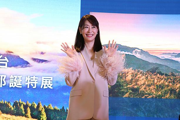 台北101の賈永婕董事長も、新しい展示をアピール。福壽山農場コラボの展示は2月までで、その後は、同じく高山名所である武陵農場の桜、清境農場の羊、棲蘭・明池森林遊楽区の癒しをテーマにした展示が予定されているそう。今回の福壽山農場コラボ展示は、2025年10月末まで続いていく壮大なテーマ「雲の上の四季・山林の美」の始まりなんだそう。今後も楽しみですね！