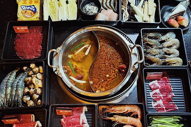 台湾では一年中鍋が好んで食べられますが、やっぱり寒い冬の鍋は最高～！この時期は特に人気なので、予約できるお店は予約してから行くべしですよ～！
