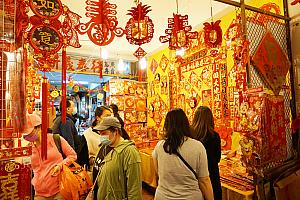 春聯を買い求めるのにもぴったり！