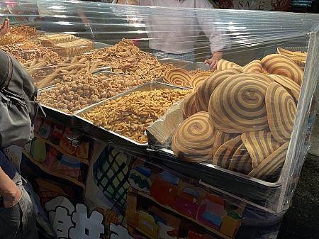 量り売りの焼き菓子もおいしそう～♡