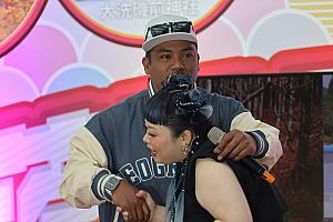 サキヌさんと渡辺さんは、映画の撮影中に渡辺さんの誕生日プレゼントを2ヶ月も前から準備していたことなど、楽しいエピソードを披露してくださいました！