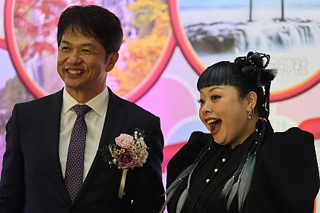イベントでは茨城県の大井川和彦知事と渡辺さんの記者会見も行われました。お二人とも記者からの質問に丁寧に答えていました。お二人やりとりは息が合っていて、とてもいいコンビでした！
