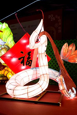 蛇年の今年はヘビランタンにも多数出合える！