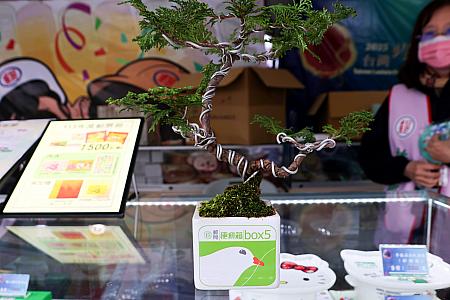 郵便局のブースでは郵便局グッズを販売中！「便利箱」のプランターかわいすぎない？