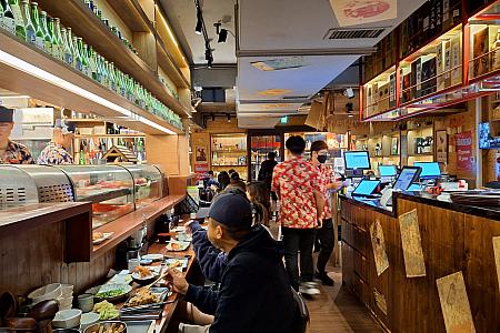 日本を意識した外観に負けず劣らず、内観も日本っぽい！