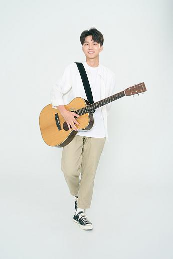 呂允
