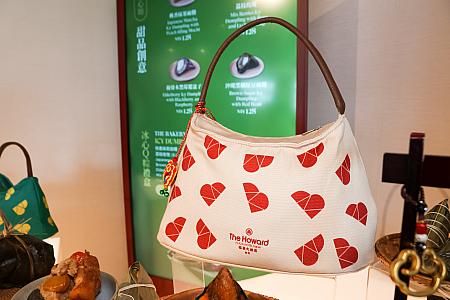 「開運賜福香包」と普段使いできそうなキュートな保冷バッグは各レストランの粽(ちまき)セットを購入した方へのプレゼント！旅行者がセットを買うのは難しいかもしれませんが、台湾に住んでいる方へのプレゼントや台湾で暮らしている方に超おすすめですよ！