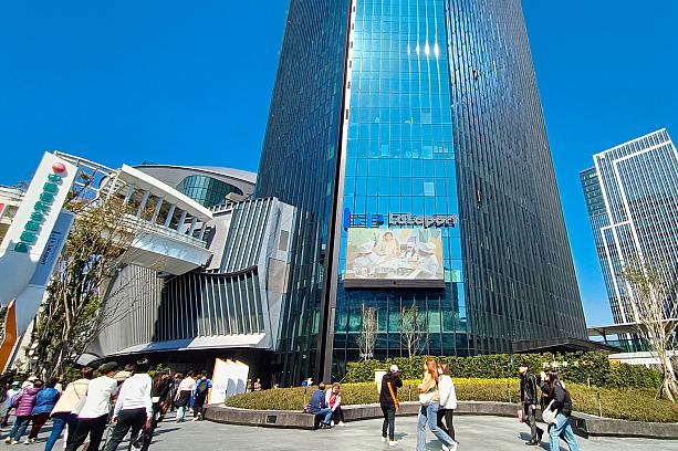 場所は台北1号店となる「ららぽーと南港」内。「グラニフ」にとってもここは海外直営1号店なんだそうですよ！