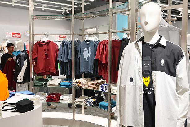 「グラニフららぽーと台北南港店」では常時1000種類以上のアパレルアイテムと雑貨を扱っています。
