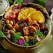「帝王魚翅鮑魚粽(フカヒレ・アワビの豪華ちまき)」（約2kg）