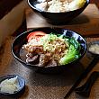 【台北グルメ】ベーグルで有名な「好丘Good Cho’s」で台湾のソウルフード的存在の「牛肉麺」が食べられる！ 好丘 GoodChos 牛肉麺 ソウルフード 台北グルメ ベーグル 眷村 トマト牛肉麺 チキンスープ麺 半筋半肉番茄牛肉麵 元盅雞湯麵眷村フード