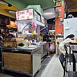 お店の周りにはおいしそうな屋台がちらほら……。小腹が空いたら、サクっと食べられるのは台湾ならでは！