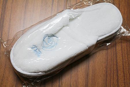 格安～中級ホテルではスリッパがないことも。スリッパはビーサンを用意しておくと室内・室外共に使えて便利ですよ！