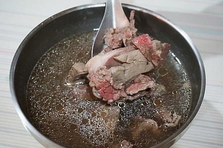 「鬍鬚忠牛肉湯」の牛肉スープ(牛肉湯)