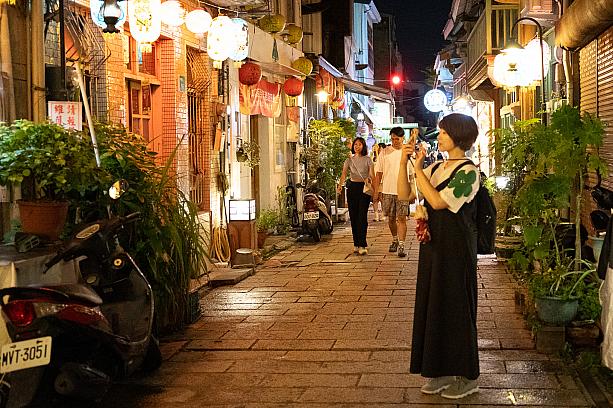 夜の神農街はムード満点！