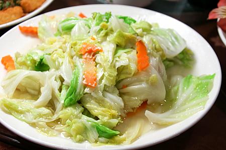 高原野菜・キャベツがおいしいのなんのって！ツアーに参加した台湾在住組はこのおいしさに惚れ込んで、キャベツを爆買いして下山していましたよ～！