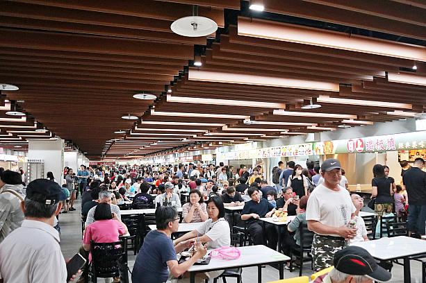 新し物好きの台北っ子で結構なにぎわいでしたー！(リニューアルがまだ認知されていないのか観光客は少なめ)