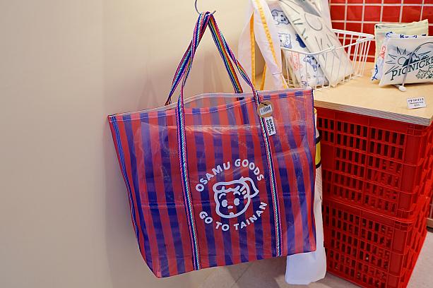 ショップの一角にOSAMUグッズのコーナーがあるのですが、これはオーナーの趣味。個人的に大好きでコレクションしているそうです♡