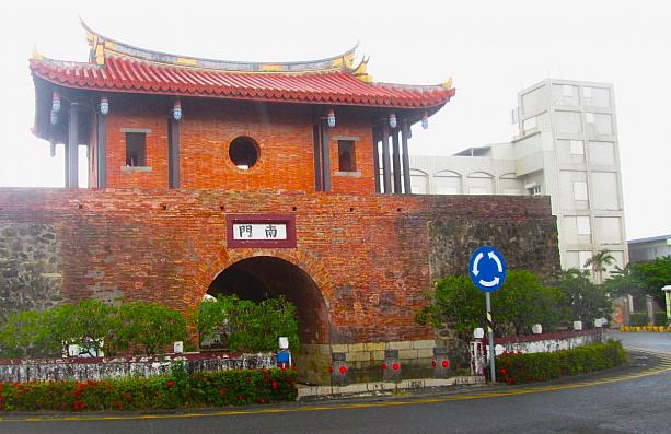 【台湾旅行記】台湾最南端のリゾート地「墾丁国家公園」の周辺観光レポート 恒春 墾丁 社頂自然公園 恒春古城 サイクリング サンゴ隆起 原住民族台湾と清の関わり