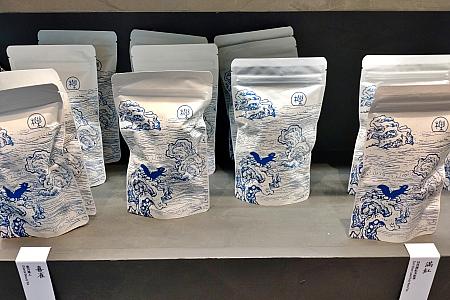 ベーシックな台湾茶なら缶入りや大容量の袋入りもあります。