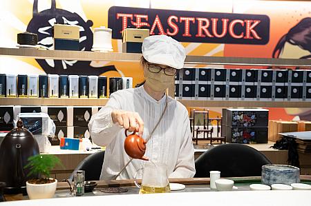 ミシュランガイドにも掲載された台北の茶葉専門店「長順茗茶」も南台湾初出店です。店頭で試飲もできちゃいます。